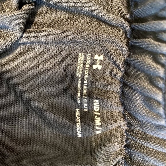 Under Armour Girls Shorts, Size Youth M, Color Black, Very Good Condition - Picture 2 of 2